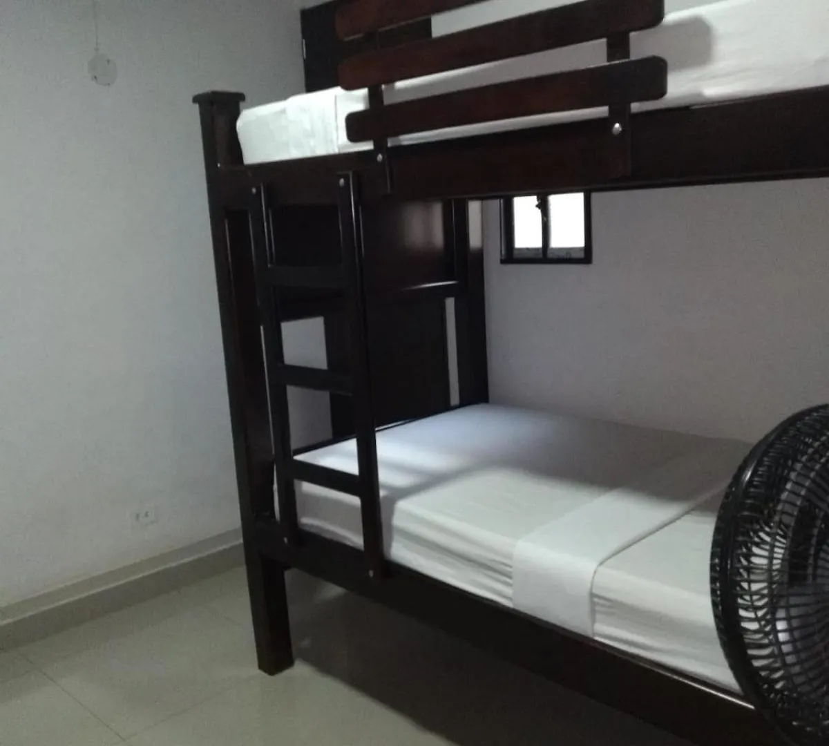 33 Comodo Apartamento Laureles Estadio 3 Habitaciones 3 Banos Medellín 0*,  Colombia